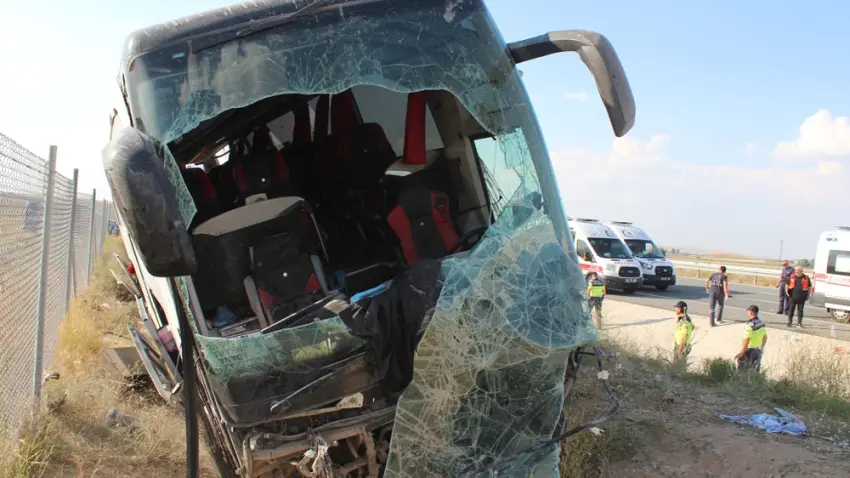 Aksaray'da otobüs kazasının bilançosu ağırlaşıyor: Yaralılardan 1’i öldü haberinin görseli