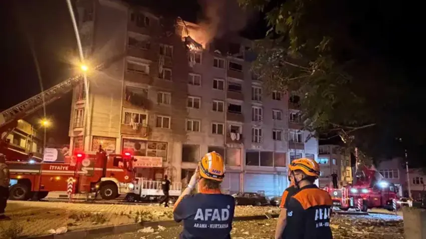 Apartman dairesinde korkunç patlama: 1 ölü! haberinin görseli