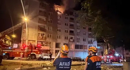 Apartman dairesinde korkunç patlama: 1 ölü!