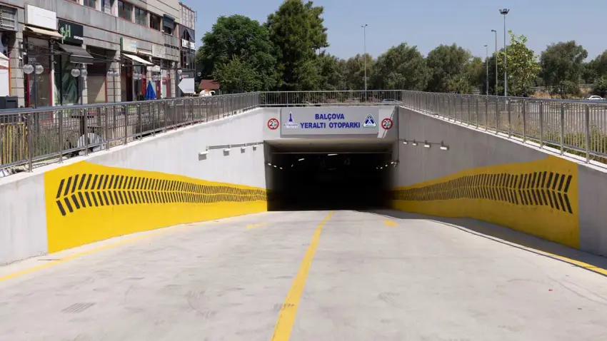 Balçova’da metro entegreli otopark dönemi başladı haberinin görseli