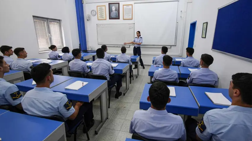 Geleceğin hava astsubayları İzmir'de yetişiyor haberinin görseli