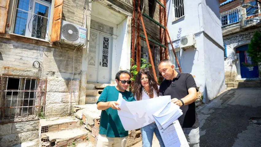 Konak'ta asırlık binalar hizmet alanlarına dönüşecek haberinin görseli