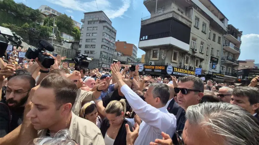 Özgür Özel: Sokakta milletle yürümek iktidara işaret eder