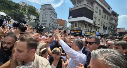 Özgür Özel: Sokakta milletle yürümek iktidara işaret eder
