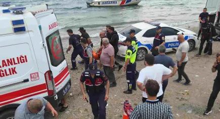 Serinlemek için girdikleri göl mezarları oldu