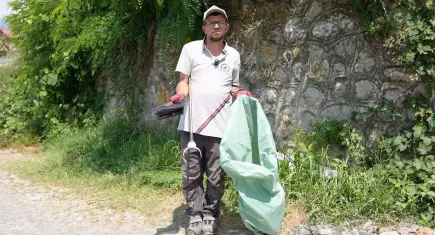 Temizlik işçisi çöpte bulduğu 3,5 milyon TL'lik altını polise teslim etti