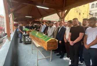 TIR'ın altına giren otomobildeki baba ve oğlu hayatını kaybetti