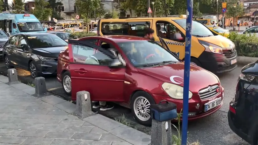 Üsküdar'da park halindeki otomobilde bir kişi ölü bulundu haberinin görseli