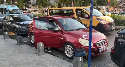 Üsküdar'da park halindeki otomobilde bir kişi ölü bulundu