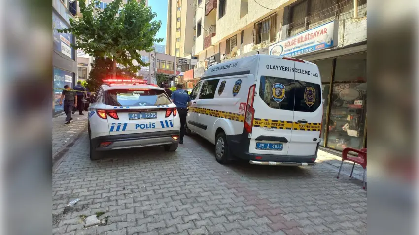 Manisa'da 5. kattan düşen genç kadın ağır yaralandı haberinin görseli