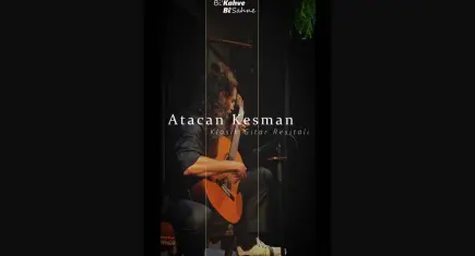 Atacan Kesman klasik gitar resitali ile sahnede