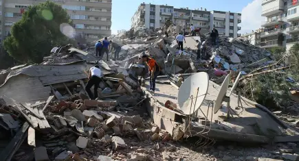 Depremzedelerin yeni sınavı: Bu kez müteahhitlerle mücadele