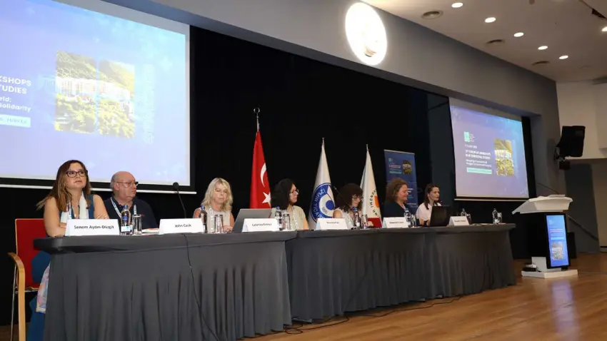 İzmir Ekonomi’de ‘uluslararası’ buluşma haberinin görseli