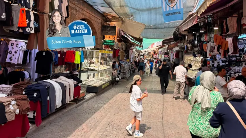 İzmir’in kalbi karanlıkta: Kemeraltı’nda elektrik isyanı haberinin görseli