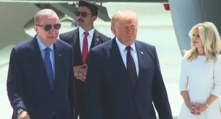 ABD Başkanı Donald Trump Ankara’ya iniş yaptı: Cumhurbaşkanı Erdoğan karşıladı