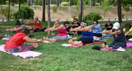 Bornova’da kadınlara yönelik yoga ve meditasyon etkinliği düzenlendi