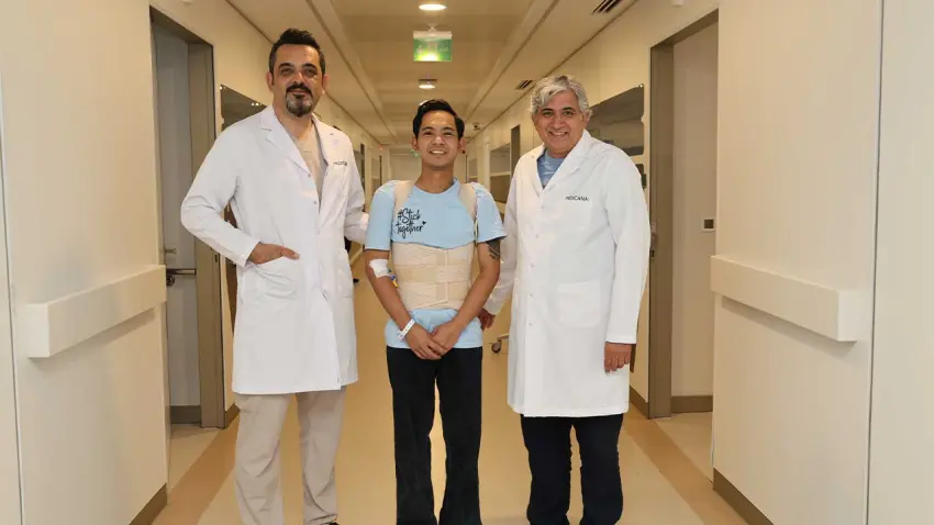 Endonezyalı denizci, İzmir’de sağlığına kavuştu haberinin görseli