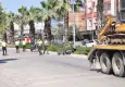 İzmir'de kaza: Motosiklet ile iş makinesi yüklü kamyon çarpıştı