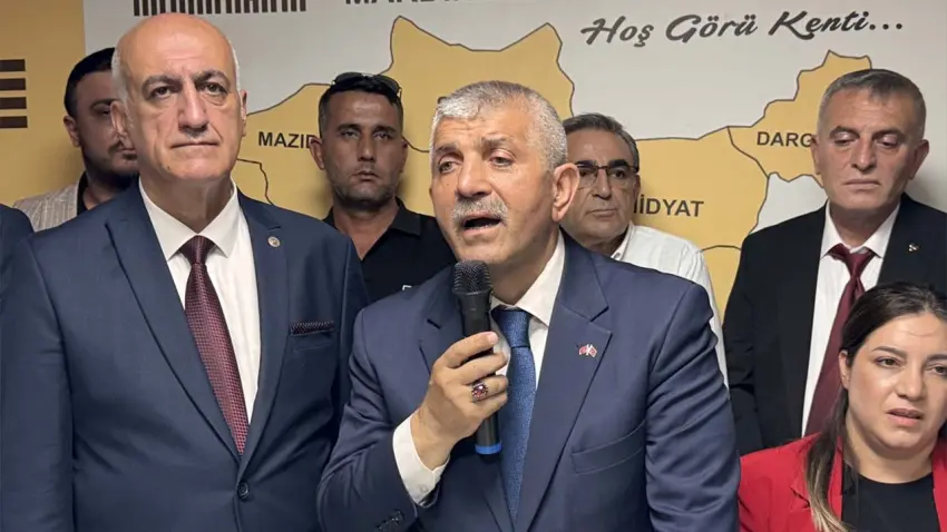İzmir'de Mardinliler Federasyonu üyesi 278 kişi MHP'ye katıldı haberinin görseli