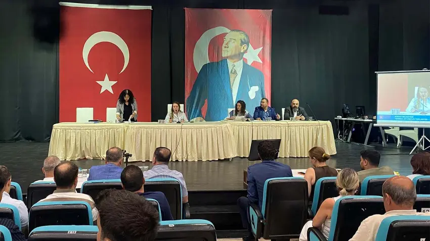 Konak Meclisi'nde tabela düzenlemesi gerginliği haberinin görseli