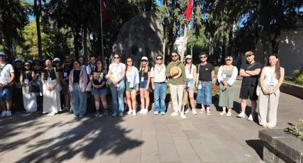 Mimarlık öğrencileri Karşıyaka’nın tarihi ve kültürel mirasını gezdi