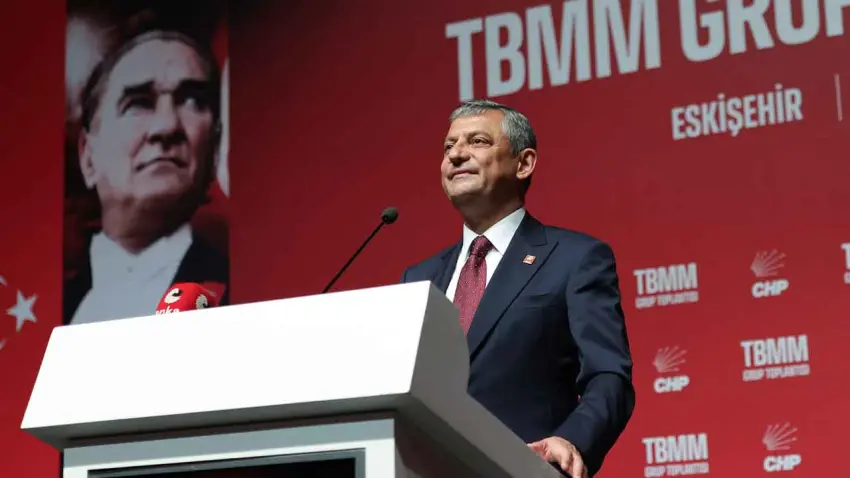 Özgür Özel Eskişehir'de konuştu: Bu millet çaresiz değildir, seçeneksiz değildir haberinin görseli