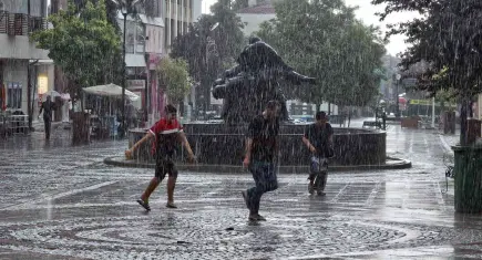 AKOM, sel ve su baskınlarına karşı uyardı! İstanbul’a gök gürültülü sağanak yağış geliyor