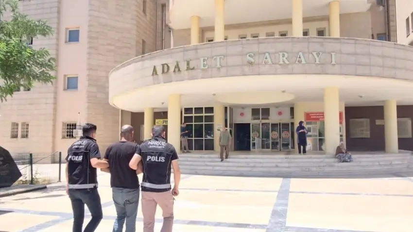 Çiftçi kılığıyla uyuşturucu taşıdı, tutuklandı haberinin görseli