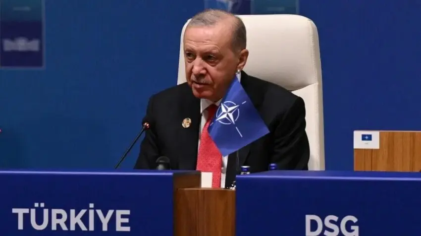 Cumhurbaşkanı Erdoğan'dan NATO Zirvesi'nde diplomasi trafiği haberinin görseli