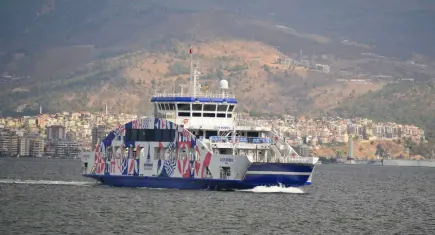 İZDENİZ'in ek seferleriyle yaklaşık 20 bin araç deniz yolunu kullandı