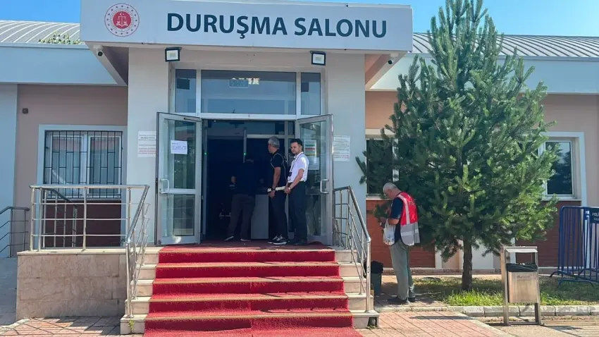Tanju Özcan mahkemede isyan etti: Bütün bu davanın objesi, ana yemeği benim! haberinin görseli