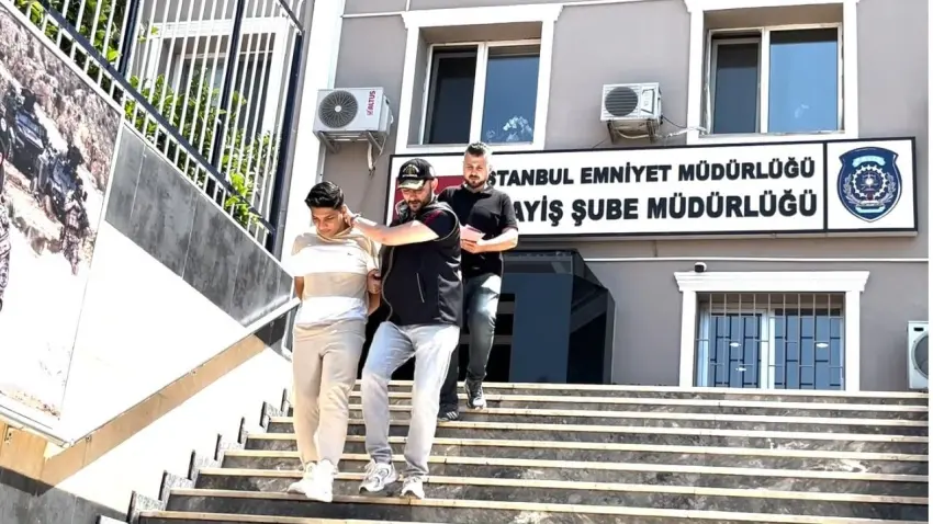 Turistlerin çantalarını çalan hırsızlar tutuklandı haberinin görseli