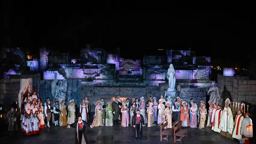 9. Uluslararası Efes Opera ve Bale Festivali Tosca ile veda etti haberinin görseli