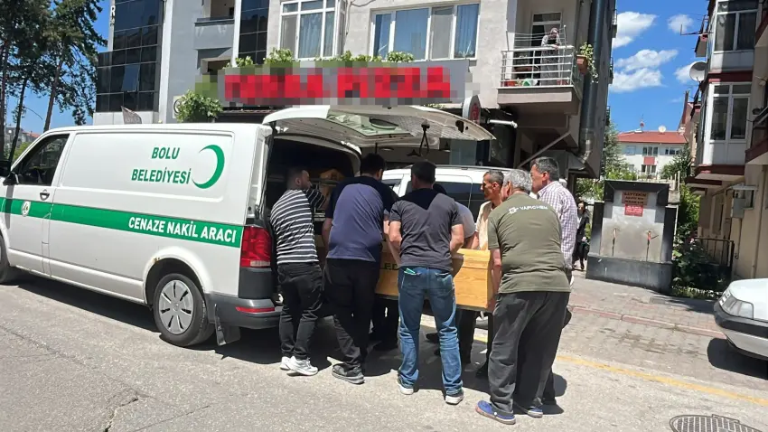 Ağaçtan düşen yaşlı adam taburcu edildikten sonra evinde ölü bulundu haberinin görseli