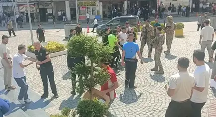 Bursa Adliyesi önünde arbede çıktı: 3 kişi yaralandı