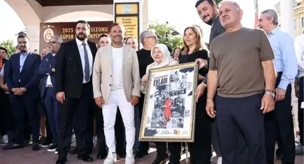 Büyükçekmece’de şampiyonluk coşkusu: Galatasaray bayrağı göndere çekildi!
