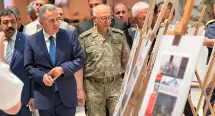 15 Temmuz'un hafızası manşetlerle İzmir'de sergileniyor