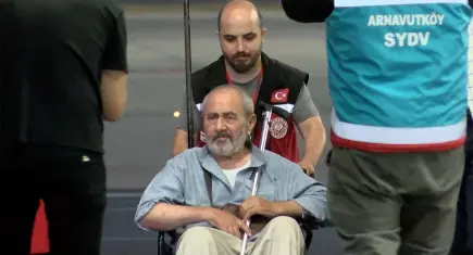 40 yıl sonra vatanına döndü! Mekke'de mahsur kalan Ali Baybaş Türkiye'ye getirildi