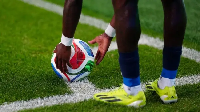 FIFA sahayı parça parça satıyor: Dünya Kupası finalinde bir tutam çim 450 dolar! haberinin görseli