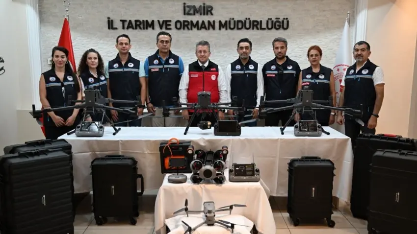 İzmir denizlerinde kaçak avcılara drone’lu su altı takibi: Suçüstü yakalandılar! haberinin görseli