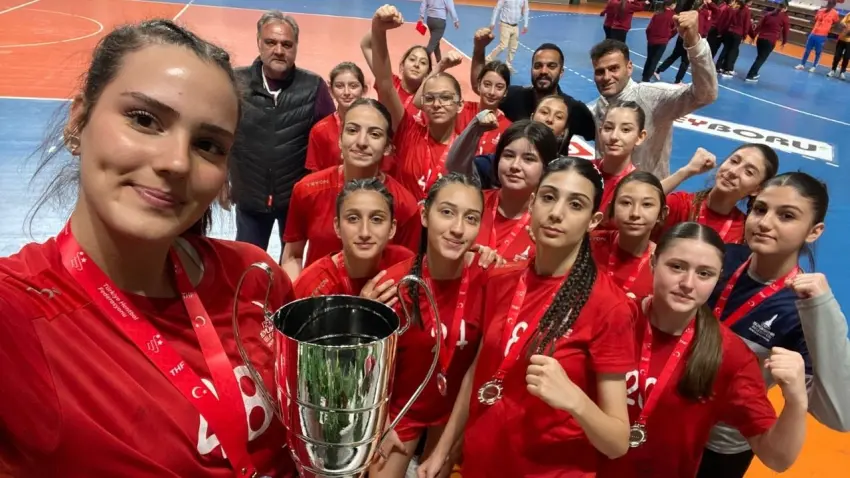 İzmirli sporcular tarih yazdı: 6 ayda tam 205 madalya ve 10 kupa haberinin görseli