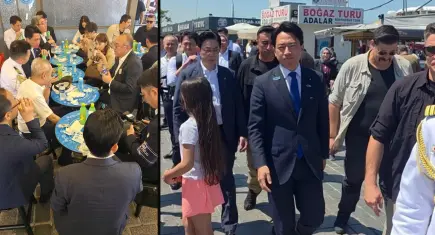 Japon Savunma Bakanı Koizumi'nden İstanbul turu: Eminönü'nde balık ekmek yedi