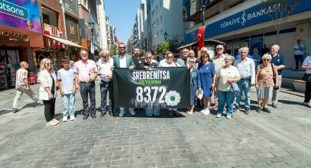 Karşıyaka'da Srebrenitsa şehitleri anıldı
