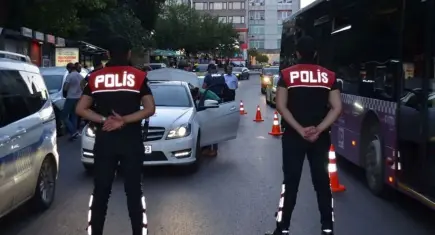 Asayiş uygulama noktalarını paylaşan Whatsapp gruplarına operasyon