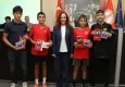 Başkan Ünsal’dan başarılı genç sporculara ödül