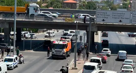 İzmir haber: Konak’ta intihar girişimi! Genç kadın atlamak için köprüye çıktı