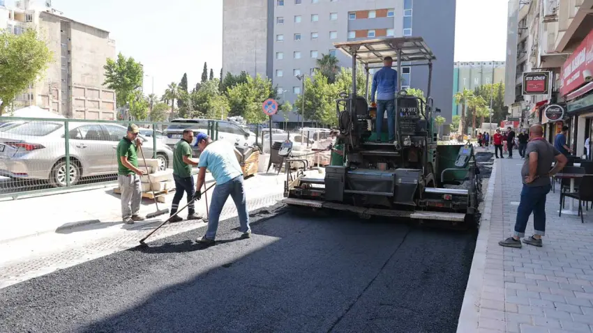 Konak Belediyesi'nden Alsancak sokaklarında yenileme çalışmaları sürüyor haberinin görseli