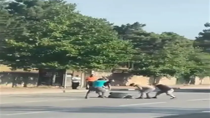 Trafikte sopalarla saldıran 4 şüpheli tutuklandı haberinin görseli