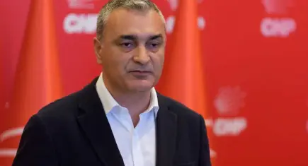 Ahmet Telli'nin törenindeki çelenk gerginliğine Müslim Sarı'dan açıklama