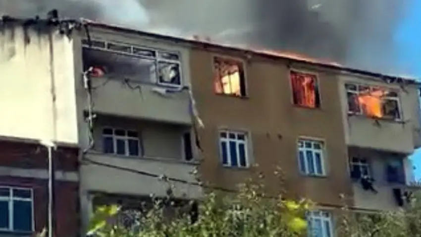 İstanbul’da korkutan yangın: 2 daire kullanılmaz hale geldi haberinin görseli